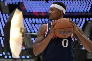 泰伦-卢:比尔对自己的表现感到沮丧 但一切都会好起来的