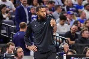 太准了!黄蜂首节三分球13中7&命中率超五成 轰39分领先爵士14分